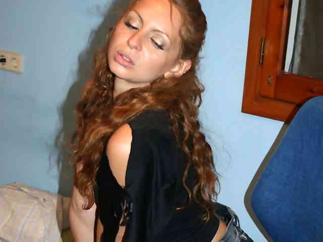 Lena Harrys Strip Bed